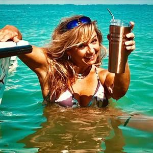 Meet your Posher, Dreama